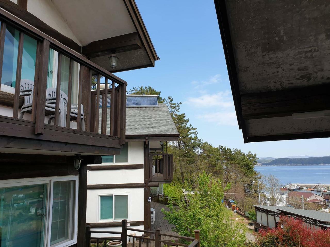 Tongyeong Yehyang Pension Exterior photo